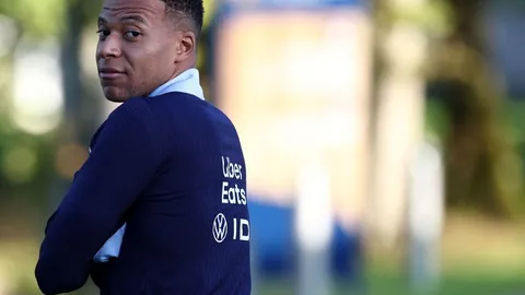 申真谞南洋杯决赛先下一城，执白击败王星昊，总分1-0领先